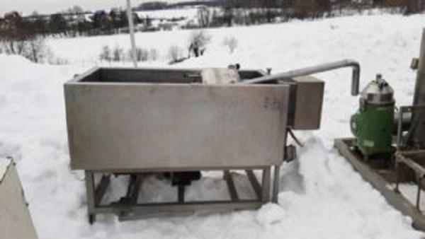 Продается Ванна нержавеющая APV, объем — 0,5 куб.м.